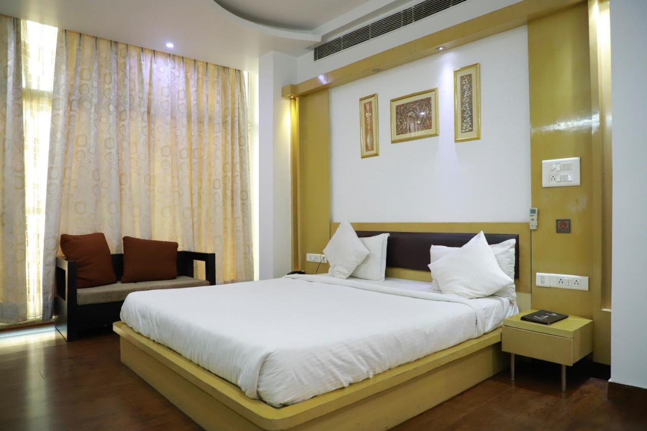 Hotel Parth Inn Ghaziabad Exterior foto